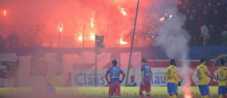 FC Steaua, sanctionat cu inchiderea a 4 sectoare de la peluza sud si 40.000 de lei
